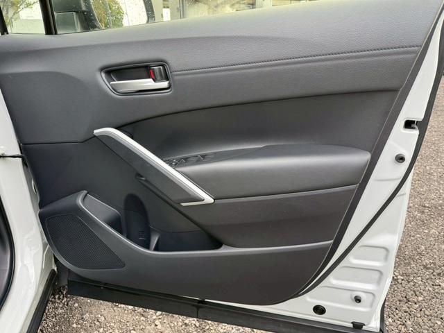 カローラクロス ハイブリッド　Ｚ　／衝突軽減／レーダークルーズ／レーンキープ／コーナーセンサー／シートヒータ／パワーバックドア／ディスプレイオーディオ／オートライト／プッシュスタート／電動格納ミラー／パワーシート／バックカメラ／ＥＴＣ（31枚目）