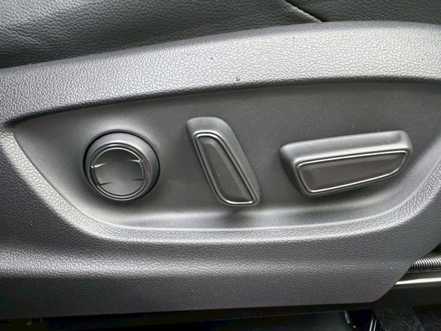 カローラクロス ハイブリッド　Ｚ　／衝突軽減／レーダークルーズ／レーンキープ／コーナーセンサー／シートヒータ／パワーバックドア／ディスプレイオーディオ／オートライト／プッシュスタート／電動格納ミラー／パワーシート／バックカメラ／ＥＴＣ（34枚目）