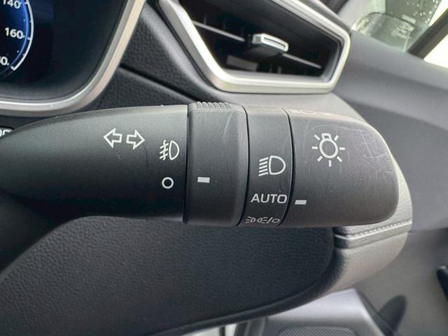 カローラクロス ハイブリッド　Ｚ　／衝突軽減／レーダークルーズ／レーンキープ／コーナーセンサー／シートヒータ／パワーバックドア／ディスプレイオーディオ／オートライト／プッシュスタート／電動格納ミラー／パワーシート／バックカメラ／ＥＴＣ（41枚目）