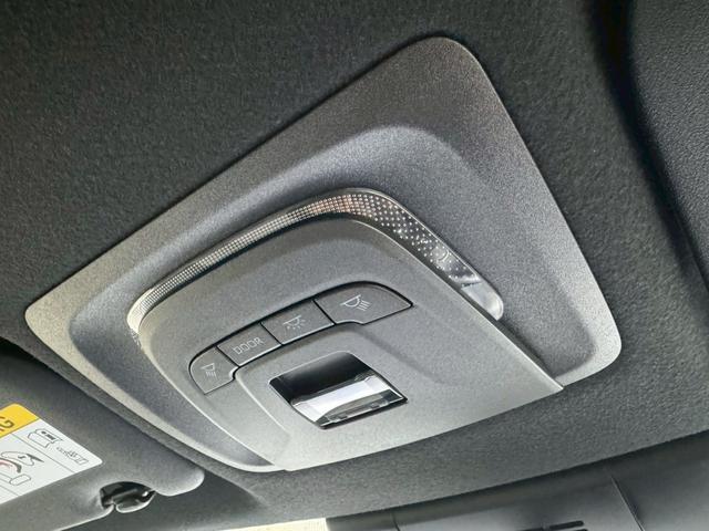 カローラクロス ハイブリッド　Ｚ　／衝突軽減／レーダークルーズ／レーンキープ／コーナーセンサー／シートヒータ／パワーバックドア／ディスプレイオーディオ／オートライト／プッシュスタート／電動格納ミラー／パワーシート／バックカメラ／ＥＴＣ（50枚目）