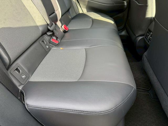 カローラクロス ハイブリッド　Ｚ　／衝突軽減／レーダークルーズ／レーンキープ／コーナーセンサー／シートヒータ／パワーバックドア／ディスプレイオーディオ／オートライト／プッシュスタート／電動格納ミラー／パワーシート／バックカメラ／ＥＴＣ（55枚目）