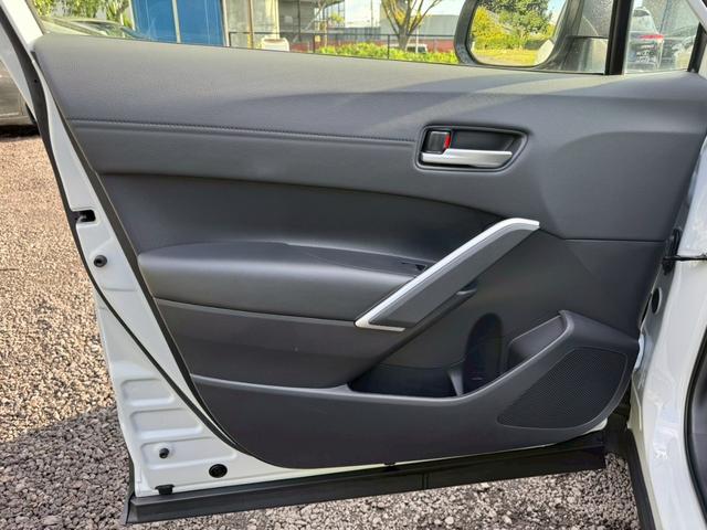 カローラクロス ハイブリッド　Ｚ　／衝突軽減／レーダークルーズ／レーンキープ／コーナーセンサー／シートヒータ／パワーバックドア／ディスプレイオーディオ／オートライト／プッシュスタート／電動格納ミラー／パワーシート／バックカメラ／ＥＴＣ（67枚目）