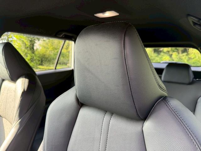 カローラクロス ハイブリッド　Ｚ　／衝突軽減／レーダークルーズ／レーンキープ／コーナーセンサー／シートヒータ／パワーバックドア／ディスプレイオーディオ／オートライト／プッシュスタート／電動格納ミラー／パワーシート／バックカメラ／ＥＴＣ（69枚目）