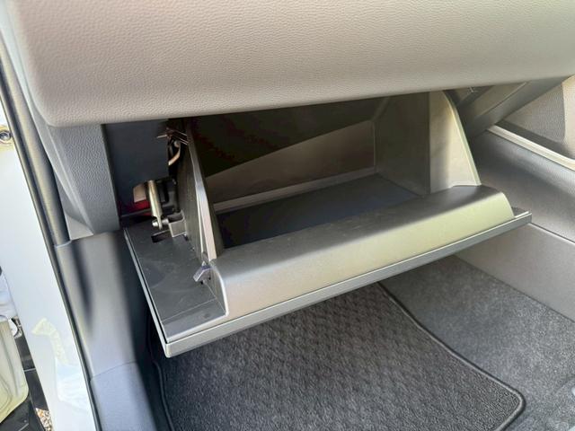 カローラクロス ハイブリッド　Ｚ　／衝突軽減／レーダークルーズ／レーンキープ／コーナーセンサー／シートヒータ／パワーバックドア／ディスプレイオーディオ／オートライト／プッシュスタート／電動格納ミラー／パワーシート／バックカメラ／ＥＴＣ（71枚目）