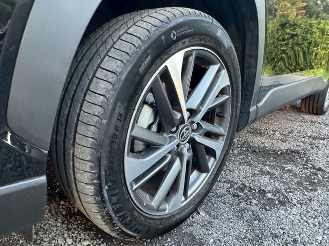 カローラクロス ハイブリッド Z /パノラマルーフ/BSM/全周囲カメラ/衝突軽減/レーダークルーズ/レーンキープ/コーナーセンサー/シートヒーター/ディスプレイオーディオ/パワーバックドア/ハーフレザー/電動格納ミラー/ETC2.0(10枚目)