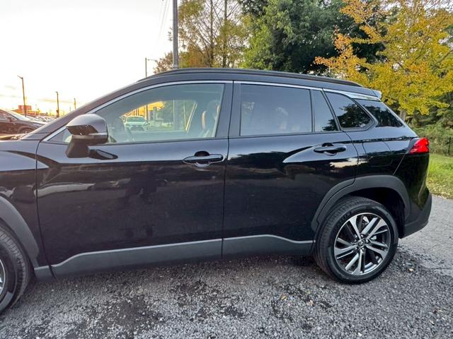 カローラクロス ハイブリッド Z /パノラマルーフ/BSM/全周囲カメラ/衝突軽減/レーダークルーズ/レーンキープ/コーナーセンサー/シートヒーター/ディスプレイオーディオ/パワーバックドア/ハーフレザー/電動格納ミラー/ETC2.0(13枚目)