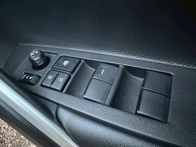 カローラクロス ハイブリッド Z /パノラマルーフ/BSM/全周囲カメラ/衝突軽減/レーダークルーズ/レーンキープ/コーナーセンサー/シートヒーター/ディスプレイオーディオ/パワーバックドア/ハーフレザー/電動格納ミラー/ETC2.0(35枚目)