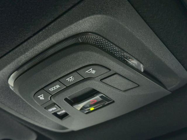 カローラクロス ハイブリッド Z /パノラマルーフ/BSM/全周囲カメラ/衝突軽減/レーダークルーズ/レーンキープ/コーナーセンサー/シートヒーター/ディスプレイオーディオ/パワーバックドア/ハーフレザー/電動格納ミラー/ETC2.0(57枚目)