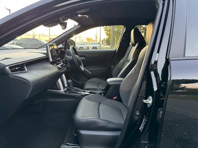 カローラクロス ハイブリッド Z /パノラマルーフ/BSM/全周囲カメラ/衝突軽減/レーダークルーズ/レーンキープ/コーナーセンサー/シートヒーター/ディスプレイオーディオ/パワーバックドア/ハーフレザー/電動格納ミラー/ETC2.0(73枚目)