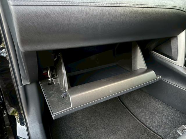 カローラクロス ハイブリッド Z /パノラマルーフ/BSM/全周囲カメラ/衝突軽減/レーダークルーズ/レーンキープ/コーナーセンサー/シートヒーター/ディスプレイオーディオ/パワーバックドア/ハーフレザー/電動格納ミラー/ETC2.0(77枚目)