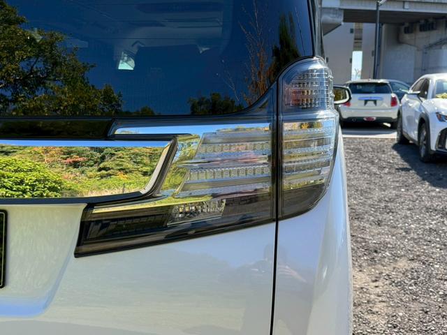 ヴェルファイア ２．５Ｚ　Ｇエディション　／ワンオーナ／フリップダウンモニタ／両側パワースライドドア／衝突軽減／レーダークルーズ／コーナーセンサ／パワーバックドア／電動格納ミラー／パワーシート／シートメモリ／ハーフレザー／ＥＴＣ／バックカメラ（22枚目）