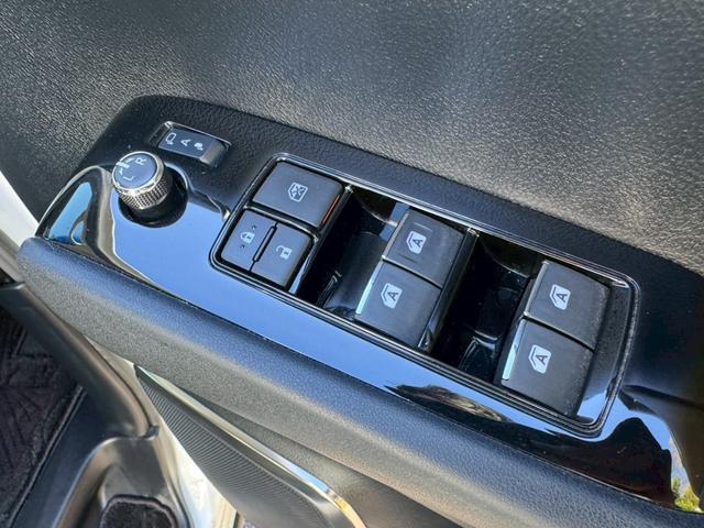 ヴェルファイア ２．５Ｚ　Ｇエディション　／ワンオーナ／フリップダウンモニタ／両側パワースライドドア／衝突軽減／レーダークルーズ／コーナーセンサ／パワーバックドア／電動格納ミラー／パワーシート／シートメモリ／ハーフレザー／ＥＴＣ／バックカメラ（34枚目）