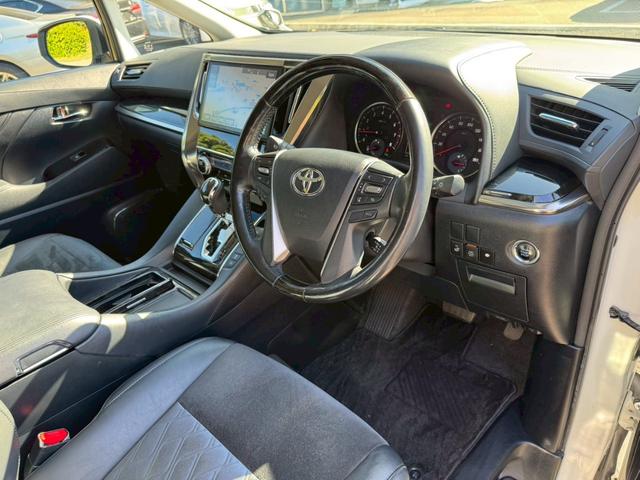 ヴェルファイア ２．５Ｚ　Ｇエディション　／ワンオーナ／フリップダウンモニタ／両側パワースライドドア／衝突軽減／レーダークルーズ／コーナーセンサ／パワーバックドア／電動格納ミラー／パワーシート／シートメモリ／ハーフレザー／ＥＴＣ／バックカメラ（40枚目）