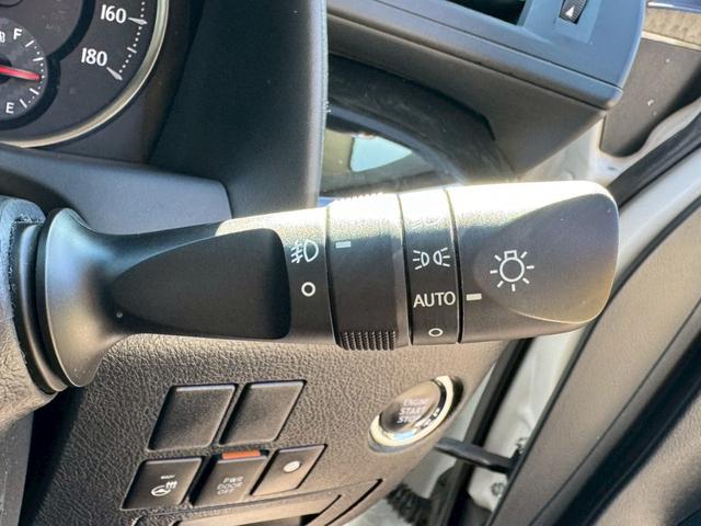 ヴェルファイア ２．５Ｚ　Ｇエディション　／ワンオーナ／フリップダウンモニタ／両側パワースライドドア／衝突軽減／レーダークルーズ／コーナーセンサ／パワーバックドア／電動格納ミラー／パワーシート／シートメモリ／ハーフレザー／ＥＴＣ／バックカメラ（42枚目）