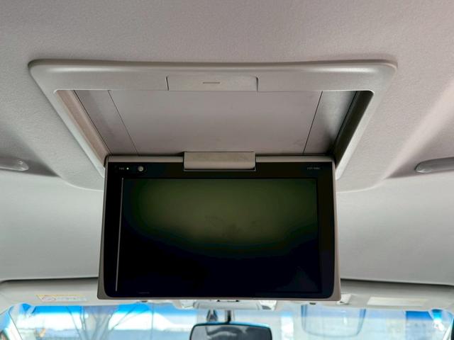 ヴェルファイア ２．５Ｚ　Ｇエディション　／ワンオーナ／フリップダウンモニタ／両側パワースライドドア／衝突軽減／レーダークルーズ／コーナーセンサ／パワーバックドア／電動格納ミラー／パワーシート／シートメモリ／ハーフレザー／ＥＴＣ／バックカメラ（62枚目）