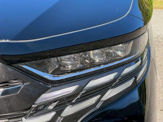 アルファード Ｚ　／フリップダウンモニタ／左右独立ムーンルーフ／デジタルインナーミラー／ＢＳＭ／衝突軽減／レーダークルーズ／レーンキープ／コーナーセンサ／全周囲カメラ／両側パワースライドドア／電動格納ミラ／ＥＴＣ２．０（4枚目）