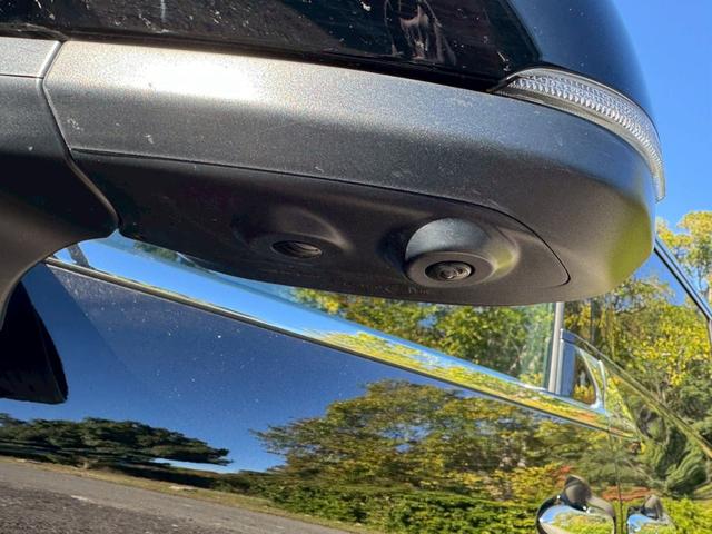 アルファード Ｚ　／フリップダウンモニタ／左右独立ムーンルーフ／デジタルインナーミラー／ＢＳＭ／衝突軽減／レーダークルーズ／レーンキープ／コーナーセンサ／全周囲カメラ／両側パワースライドドア／電動格納ミラ／ＥＴＣ２．０（8枚目）