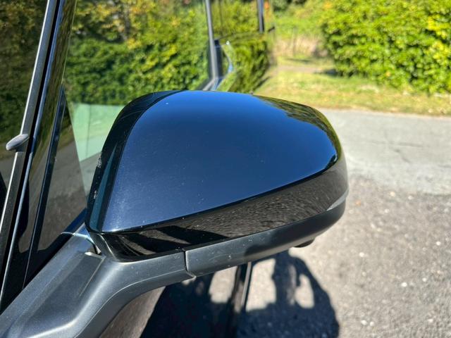 アルファード Ｚ　／フリップダウンモニタ／左右独立ムーンルーフ／デジタルインナーミラー／ＢＳＭ／衝突軽減／レーダークルーズ／レーンキープ／コーナーセンサ／全周囲カメラ／両側パワースライドドア／電動格納ミラ／ＥＴＣ２．０（9枚目）