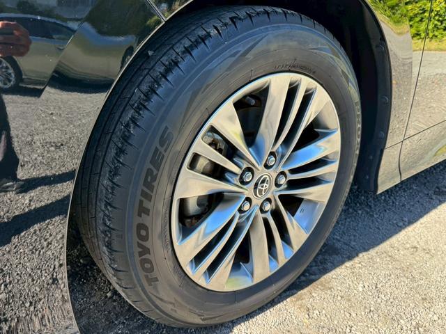 アルファード Ｚ　／フリップダウンモニタ／左右独立ムーンルーフ／デジタルインナーミラー／ＢＳＭ／衝突軽減／レーダークルーズ／レーンキープ／コーナーセンサ／全周囲カメラ／両側パワースライドドア／電動格納ミラ／ＥＴＣ２．０（10枚目）