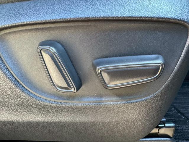 アルファード Ｚ　／フリップダウンモニタ／左右独立ムーンルーフ／デジタルインナーミラー／ＢＳＭ／衝突軽減／レーダークルーズ／レーンキープ／コーナーセンサ／全周囲カメラ／両側パワースライドドア／電動格納ミラ／ＥＴＣ２．０（35枚目）