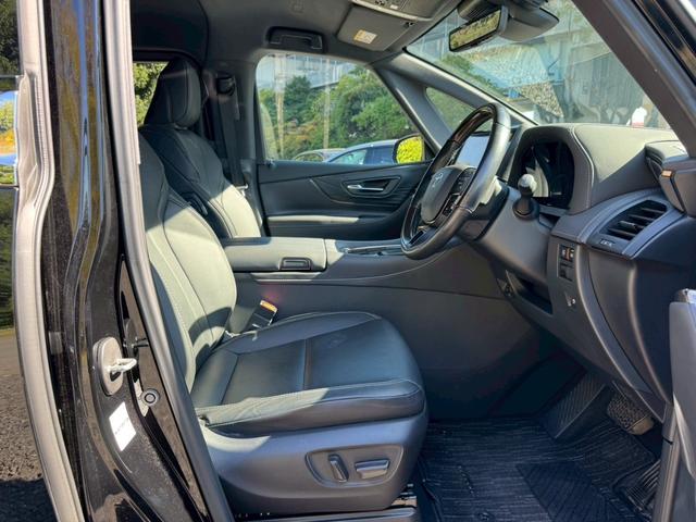 アルファード Ｚ　／フリップダウンモニタ／左右独立ムーンルーフ／デジタルインナーミラー／ＢＳＭ／衝突軽減／レーダークルーズ／レーンキープ／コーナーセンサ／全周囲カメラ／両側パワースライドドア／電動格納ミラ／ＥＴＣ２．０（36枚目）