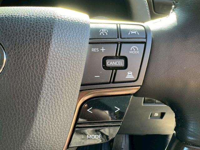 アルファード Ｚ　／フリップダウンモニタ／左右独立ムーンルーフ／デジタルインナーミラー／ＢＳＭ／衝突軽減／レーダークルーズ／レーンキープ／コーナーセンサ／全周囲カメラ／両側パワースライドドア／電動格納ミラ／ＥＴＣ２．０（41枚目）