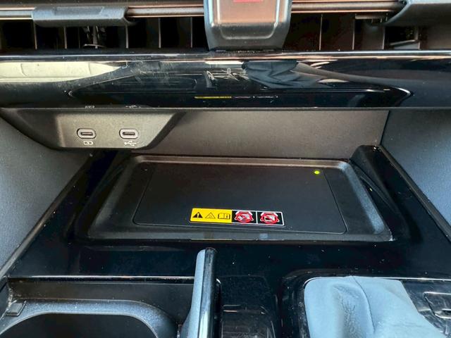 アルファード Ｚ　／フリップダウンモニタ／左右独立ムーンルーフ／デジタルインナーミラー／ＢＳＭ／衝突軽減／レーダークルーズ／レーンキープ／コーナーセンサ／全周囲カメラ／両側パワースライドドア／電動格納ミラ／ＥＴＣ２．０（47枚目）