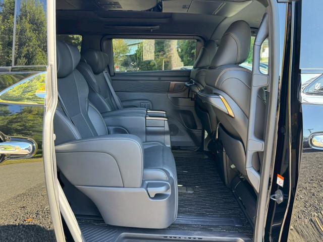 アルファード Ｚ　／フリップダウンモニタ／左右独立ムーンルーフ／デジタルインナーミラー／ＢＳＭ／衝突軽減／レーダークルーズ／レーンキープ／コーナーセンサ／全周囲カメラ／両側パワースライドドア／電動格納ミラ／ＥＴＣ２．０（59枚目）