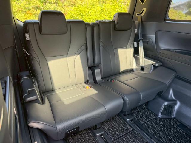 アルファード Ｚ　／フリップダウンモニタ／左右独立ムーンルーフ／デジタルインナーミラー／ＢＳＭ／衝突軽減／レーダークルーズ／レーンキープ／コーナーセンサ／全周囲カメラ／両側パワースライドドア／電動格納ミラ／ＥＴＣ２．０（67枚目）