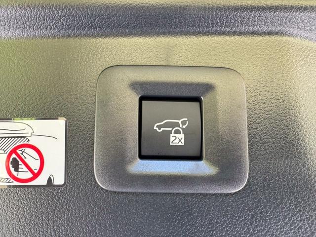 アルファード Ｚ　／フリップダウンモニタ／左右独立ムーンルーフ／デジタルインナーミラー／ＢＳＭ／衝突軽減／レーダークルーズ／レーンキープ／コーナーセンサ／全周囲カメラ／両側パワースライドドア／電動格納ミラ／ＥＴＣ２．０（69枚目）