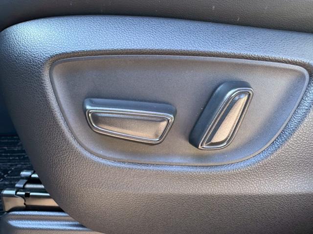 アルファード Ｚ　／フリップダウンモニタ／左右独立ムーンルーフ／デジタルインナーミラー／ＢＳＭ／衝突軽減／レーダークルーズ／レーンキープ／コーナーセンサ／全周囲カメラ／両側パワースライドドア／電動格納ミラ／ＥＴＣ２．０（75枚目）