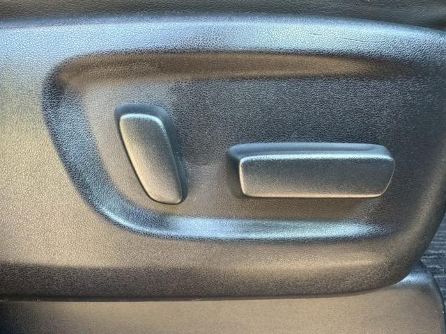 ヴェルファイア ２．５Ｚ　Ｇエディション　／フリップダウンモニター／衝突軽減／レーダークルーズ／両側パワースライドドア／パワーバックドア／パワーシート／シートメモリ／電動格納ミラー／ハーフレザー／ＥＴＣ／バックカメラ／Ｂｌｕｅｔｏｏｔｈ（33枚目）