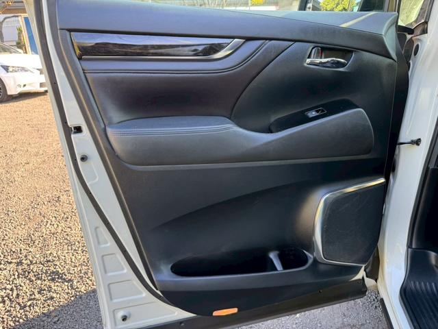 ヴェルファイア ２．５Ｚ　Ｇエディション　／フリップダウンモニター／衝突軽減／レーダークルーズ／両側パワースライドドア／パワーバックドア／パワーシート／シートメモリ／電動格納ミラー／ハーフレザー／ＥＴＣ／バックカメラ／Ｂｌｕｅｔｏｏｔｈ（74枚目）