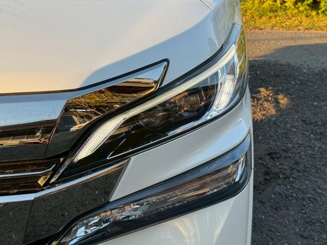 ヴェルファイア ３．５エグゼクティブラウンジ　／フリップダウンモニター／ＪＢＬサウンド／衝突軽減／レーダークルーズ／コーナーセンサー／全周囲カメラ／両側パワースライドドア／パワーバックドア／パワーシート／シートメモリ／ステアリングヒーター／ＥＴＣ（4枚目）