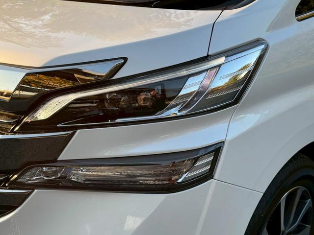 ヴェルファイア ３．５エグゼクティブラウンジ　／フリップダウンモニター／ＪＢＬサウンド／衝突軽減／レーダークルーズ／コーナーセンサー／全周囲カメラ／両側パワースライドドア／パワーバックドア／パワーシート／シートメモリ／ステアリングヒーター／ＥＴＣ（6枚目）