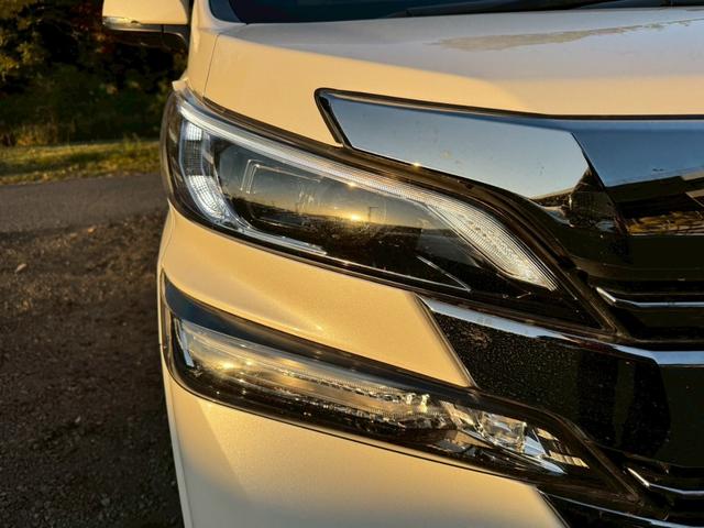 ヴェルファイア ３．５エグゼクティブラウンジ　／フリップダウンモニター／ＪＢＬサウンド／衝突軽減／レーダークルーズ／コーナーセンサー／全周囲カメラ／両側パワースライドドア／パワーバックドア／パワーシート／シートメモリ／ステアリングヒーター／ＥＴＣ（12枚目）