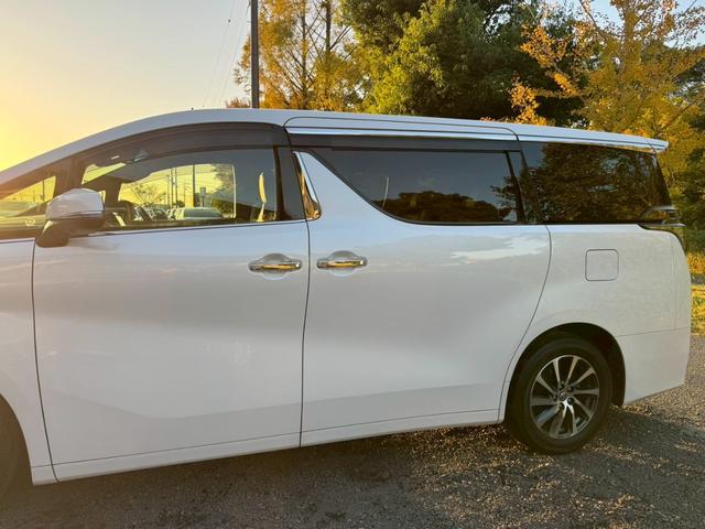 ヴェルファイア ３．５エグゼクティブラウンジ　／フリップダウンモニター／ＪＢＬサウンド／衝突軽減／レーダークルーズ／コーナーセンサー／全周囲カメラ／両側パワースライドドア／パワーバックドア／パワーシート／シートメモリ／ステアリングヒーター／ＥＴＣ（13枚目）