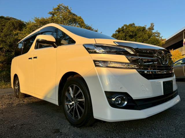 ヴェルファイア ３．５エグゼクティブラウンジ　／フリップダウンモニター／ＪＢＬサウンド／衝突軽減／レーダークルーズ／コーナーセンサー／全周囲カメラ／両側パワースライドドア／パワーバックドア／パワーシート／シートメモリ／ステアリングヒーター／ＥＴＣ（15枚目）