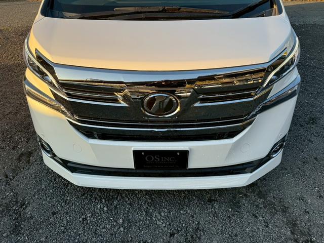 ヴェルファイア ３．５エグゼクティブラウンジ　／フリップダウンモニター／ＪＢＬサウンド／衝突軽減／レーダークルーズ／コーナーセンサー／全周囲カメラ／両側パワースライドドア／パワーバックドア／パワーシート／シートメモリ／ステアリングヒーター／ＥＴＣ（22枚目）