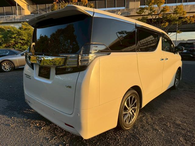 ヴェルファイア ３．５エグゼクティブラウンジ　／フリップダウンモニター／ＪＢＬサウンド／衝突軽減／レーダークルーズ／コーナーセンサー／全周囲カメラ／両側パワースライドドア／パワーバックドア／パワーシート／シートメモリ／ステアリングヒーター／ＥＴＣ（24枚目）