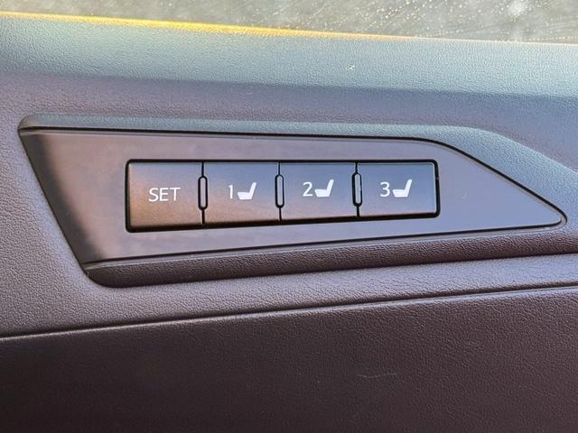 ヴェルファイア ３．５エグゼクティブラウンジ　／フリップダウンモニター／ＪＢＬサウンド／衝突軽減／レーダークルーズ／コーナーセンサー／全周囲カメラ／両側パワースライドドア／パワーバックドア／パワーシート／シートメモリ／ステアリングヒーター／ＥＴＣ（37枚目）