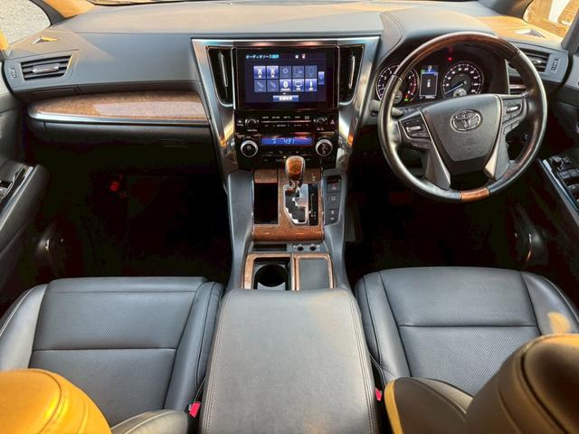 ヴェルファイア ３．５エグゼクティブラウンジ　／フリップダウンモニター／ＪＢＬサウンド／衝突軽減／レーダークルーズ／コーナーセンサー／全周囲カメラ／両側パワースライドドア／パワーバックドア／パワーシート／シートメモリ／ステアリングヒーター／ＥＴＣ（66枚目）