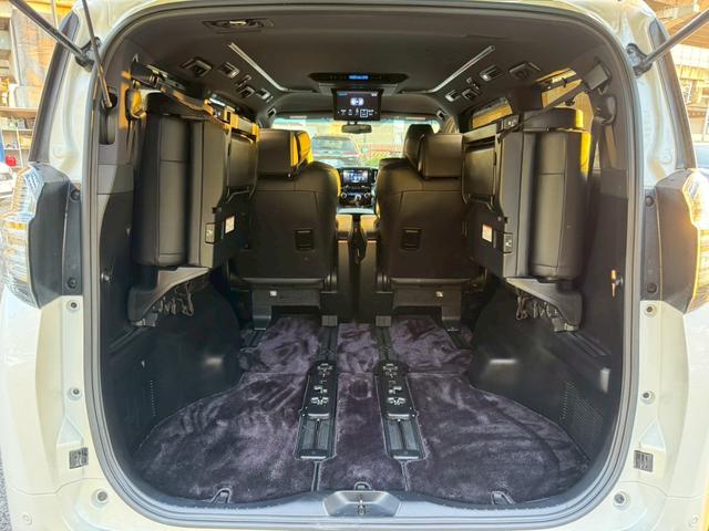 ヴェルファイア ３．５エグゼクティブラウンジ　／フリップダウンモニター／ＪＢＬサウンド／衝突軽減／レーダークルーズ／コーナーセンサー／全周囲カメラ／両側パワースライドドア／パワーバックドア／パワーシート／シートメモリ／ステアリングヒーター／ＥＴＣ（69枚目）