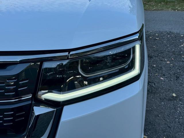 ステップワゴン ｅ：ＨＥＶスパーダ／新車未登録　／衝突軽減／レーダークルーズ／レーンキープ／両側パワースライドドア／コーナーセンサー／シートヒーター／パワーバックドア／ハーフレザーシート／オートライト／プッシュスタート／ＵＳＢ接続（4枚目）