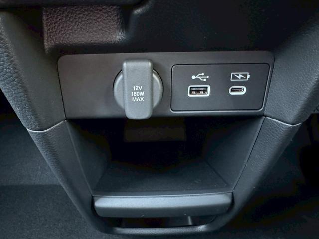 ステップワゴン ｅ：ＨＥＶスパーダ／新車未登録　／衝突軽減／レーダークルーズ／レーンキープ／両側パワースライドドア／コーナーセンサー／シートヒーター／パワーバックドア／ハーフレザーシート／オートライト／プッシュスタート／ＵＳＢ接続（47枚目）