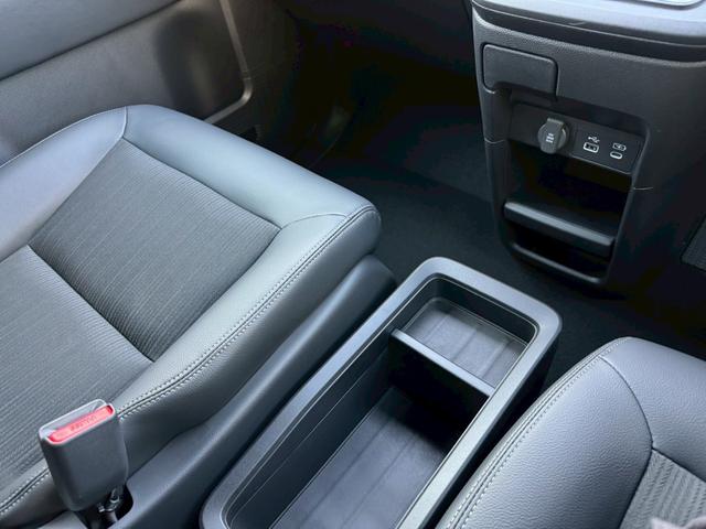 ステップワゴン ｅ：ＨＥＶスパーダ／新車未登録　／衝突軽減／レーダークルーズ／レーンキープ／両側パワースライドドア／コーナーセンサー／シートヒーター／パワーバックドア／ハーフレザーシート／オートライト／プッシュスタート／ＵＳＢ接続（48枚目）