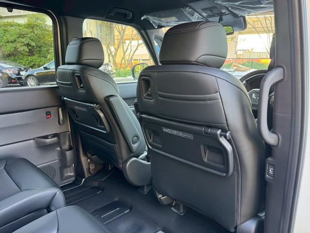 ステップワゴン ｅ：ＨＥＶスパーダ／新車未登録　／衝突軽減／レーダークルーズ／レーンキープ／両側パワースライドドア／コーナーセンサー／シートヒーター／パワーバックドア／ハーフレザーシート／オートライト／プッシュスタート／ＵＳＢ接続（55枚目）