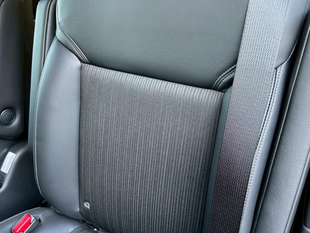 ステップワゴン ｅ：ＨＥＶスパーダ／新車未登録　／衝突軽減／レーダークルーズ／レーンキープ／両側パワースライドドア／コーナーセンサー／シートヒーター／パワーバックドア／ハーフレザーシート／オートライト／プッシュスタート／ＵＳＢ接続（64枚目）