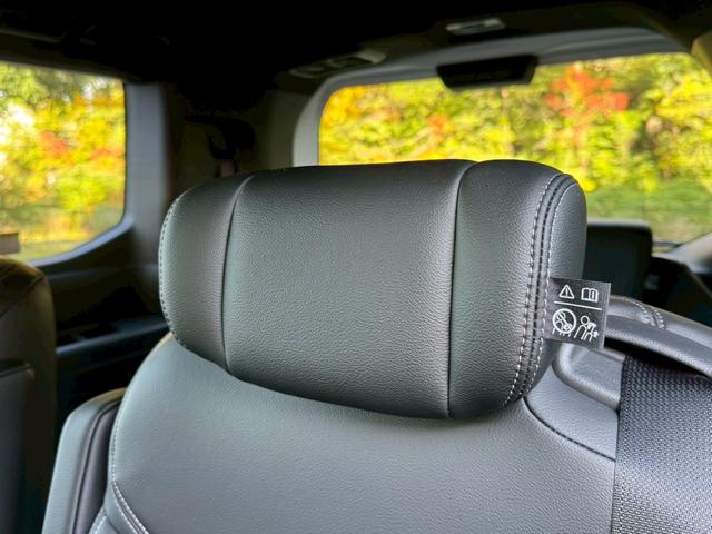 ステップワゴン ｅ：ＨＥＶスパーダ／新車未登録　／衝突軽減／レーダークルーズ／レーンキープ／両側パワースライドドア／コーナーセンサー／シートヒーター／パワーバックドア／ハーフレザーシート／オートライト／プッシュスタート／ＵＳＢ接続（69枚目）