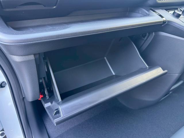 ステップワゴン ｅ：ＨＥＶスパーダ／新車未登録　／衝突軽減／レーダークルーズ／レーンキープ／両側パワースライドドア／コーナーセンサー／シートヒーター／パワーバックドア／ハーフレザーシート／オートライト／プッシュスタート／ＵＳＢ接続（74枚目）